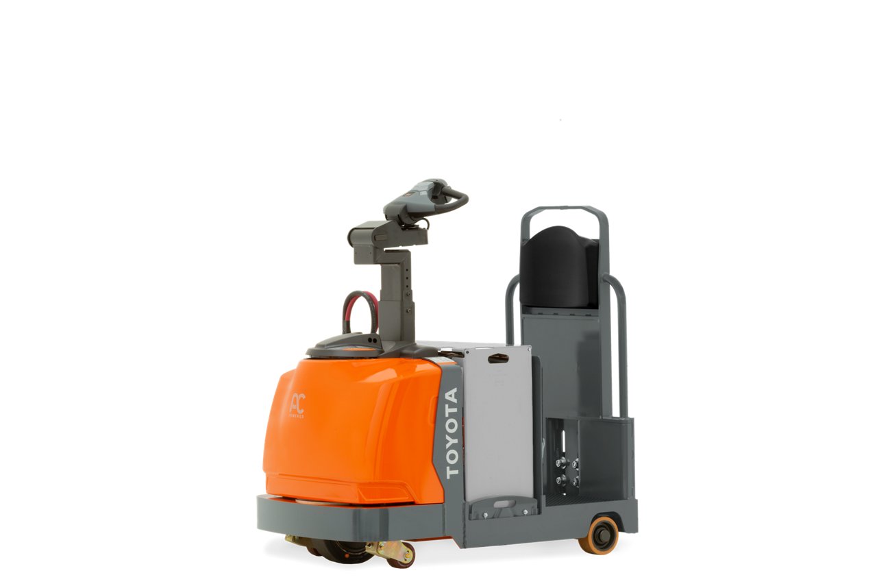 Central tow tractor