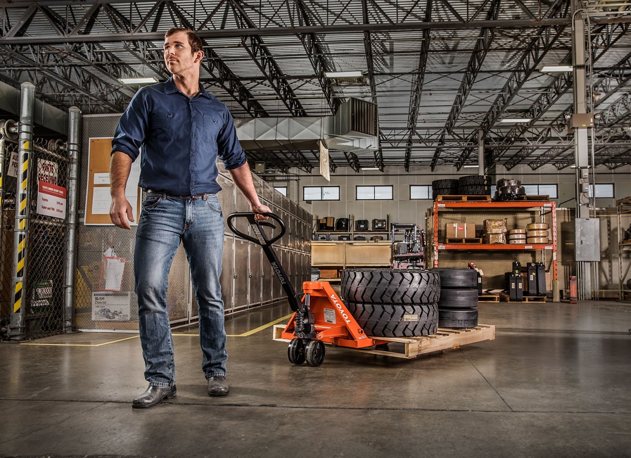 Hand Pallet Jack moving tires